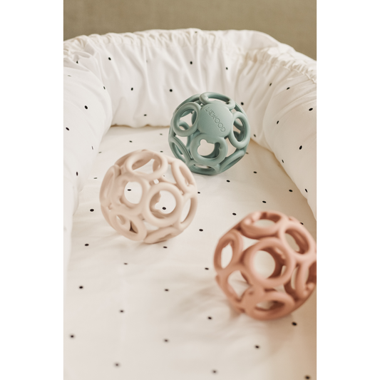 Jasmin teether ball - Tuscany rose