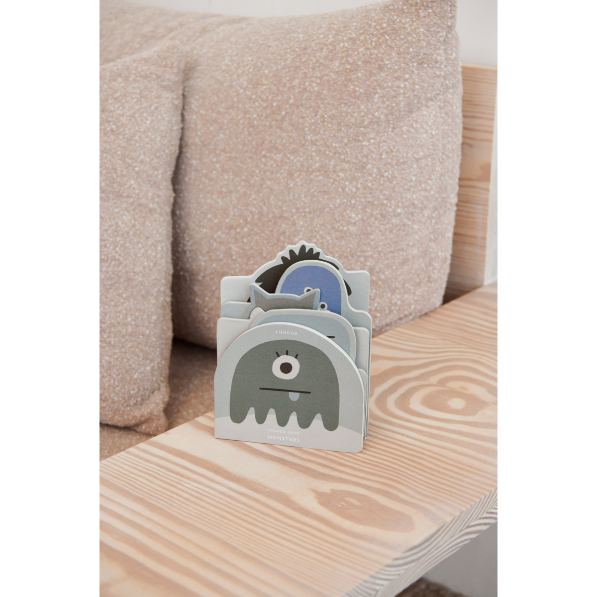 Jade special shape book - Monster / Mist